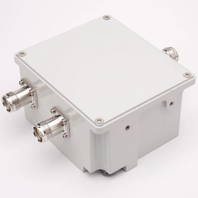 4.3-10 F Interfaccia doppia banda Low Pim Combiner 380-960 1710-2700 MHz Copertura doppia banda