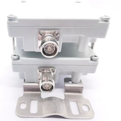 Combinatore a bassa frequenza a doppia banda 617-2690MHz 3300-3800MHz 4.3-10-F DIN-F Rosso IP65 interno/esterno