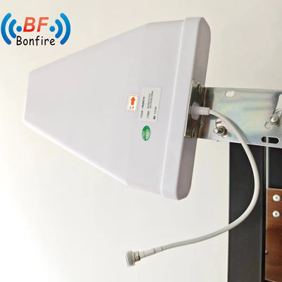 Antenna Lpda per comunicazione esterna wireless periodica log-periodica 4G Yagi a banda intera 698-4000 MHz