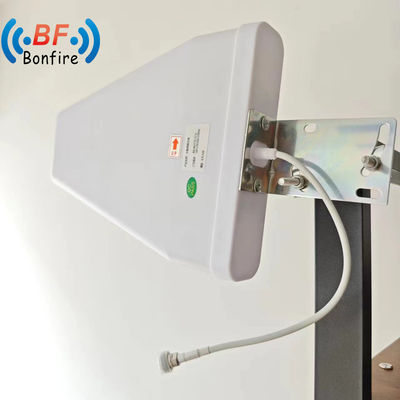 Antenna Lpda per comunicazione esterna wireless periodica log-periodica 4G Yagi a banda intera 698-4000 MHz