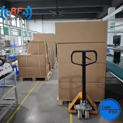 Antenna distribuita all'interno Omni-Antenna 698-4000MHz 5g Antenna RF di soffitto per Ibs Das