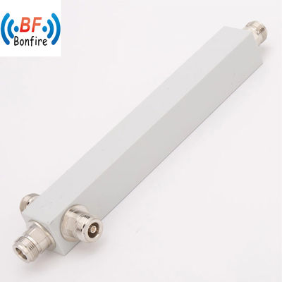 Pacco Peso lordo 0,410 kg 698-4000MHz 3way Pulse Power Splitter per Das Ibs N-F