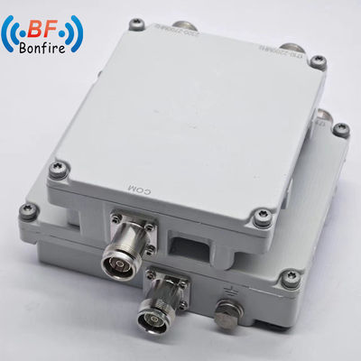 5g Mul Combiner Diplexer Triplexer Combiner a doppia banda 1710-1880 1920-2170 2300-2400 2500-2700MHz Rosso