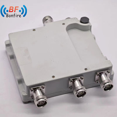 Combinatore triplexer tri-banda N 4.3-10 DIN Connector per la consegna complessiva del progetto Ibs/Das