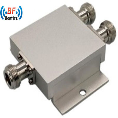 698-2700MHz Larghezza di banda 2 vie Micro-Stripe Splitter 3dB 50W NF Pacchetto Peso lordo 0,190kg