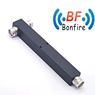 698-6000MHz RF broadband 2 way 4.3-10 F Power Splitter per installazioni a risparmio di spazio