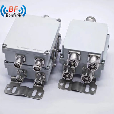 Triplexer grigio/rosso/nero 698-960 1710-2170 1920-2710 2300-2400 2500-2700MHz RF Diplexer Combinatore a doppia banda per DAS IBS