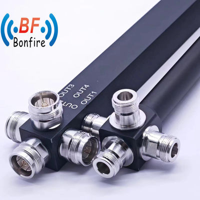IP65 interno/esterno 2400-6000MHz Low Pim 4 Way RF Power Splitter per una facile installazione