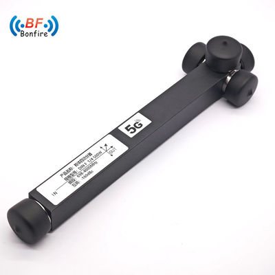 Grigio 2 Way Splitter 2400-6000MHz DIN-F Nero Pacchetto personalizzato Peso lordo 0,510kg