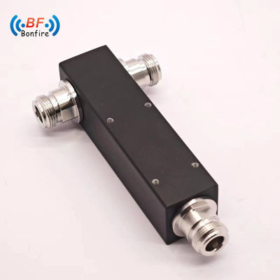 Splitter di potenza a due vie da 500W a 5000-6000MHz -155dBc 4.3-10 Femminile IP65 colore grigio personalizzato