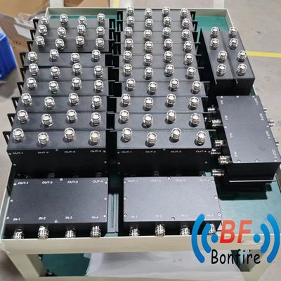 Combinatore RF 698-3800MHz Larghezza di banda 4 in 4 fuori 3dB Accoppiatore ibrido N Femminile per prestazioni