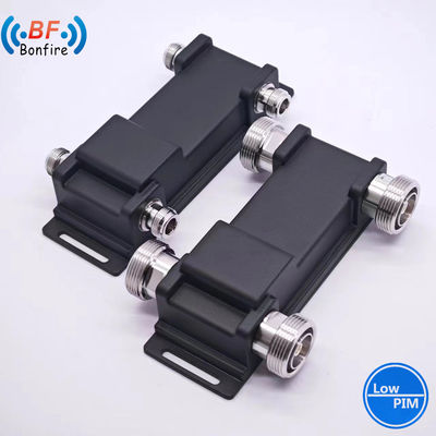 Combinatore ibrido a banda larga 4X4 ibrido
