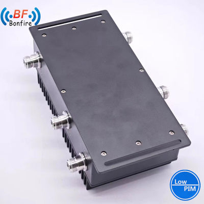 Combinatore ibrido 698-4000MHz RF a banda larga Accoppiatore ibrido 4X4 Combinatore in rosso personalizzato