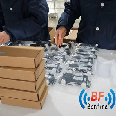 Confezione Dimensione 22.00cm * 12.00cm * 8.00cm VHF 698-4000MHz 2*2 Accoppiatore ibrido Combinatore ibrido