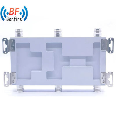 Pacco Peso lordo 1.410kg 698-2700MHz 3X3 Matrice N Femminile Combinatori ibridi bassi Vswr