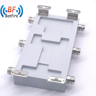 Pacco Peso lordo 1.410kg 698-2700MHz 3X3 Matrice N Femminile Combinatori ibridi bassi Vswr
