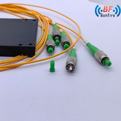 1*4 PLC splitter a modalità singola 0.500kg con confezione Dimensione 25.00cm * 20.00cm * 10.00cm