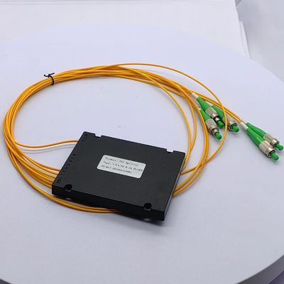 1*4 PLC splitter a modalità singola 0.500kg con confezione Dimensione 25.00cm * 20.00cm * 10.00cm