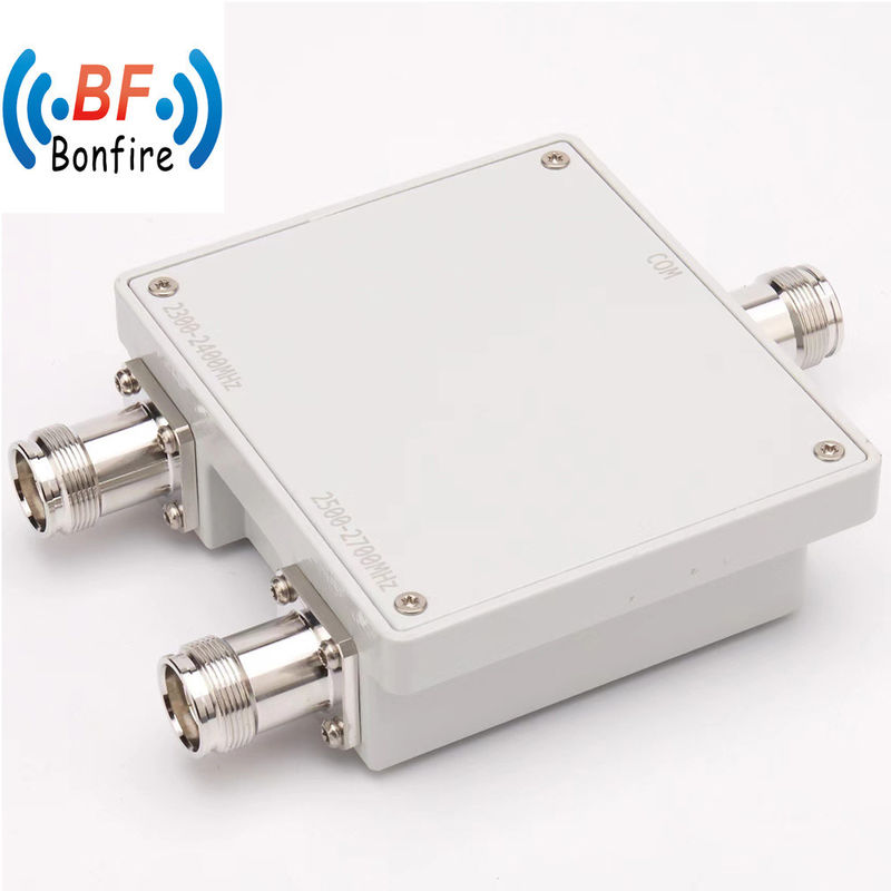 4.3-10 F Interfaccia doppia banda Low Pim Combiner 380-960 1710-2700 MHz Copertura doppia banda
