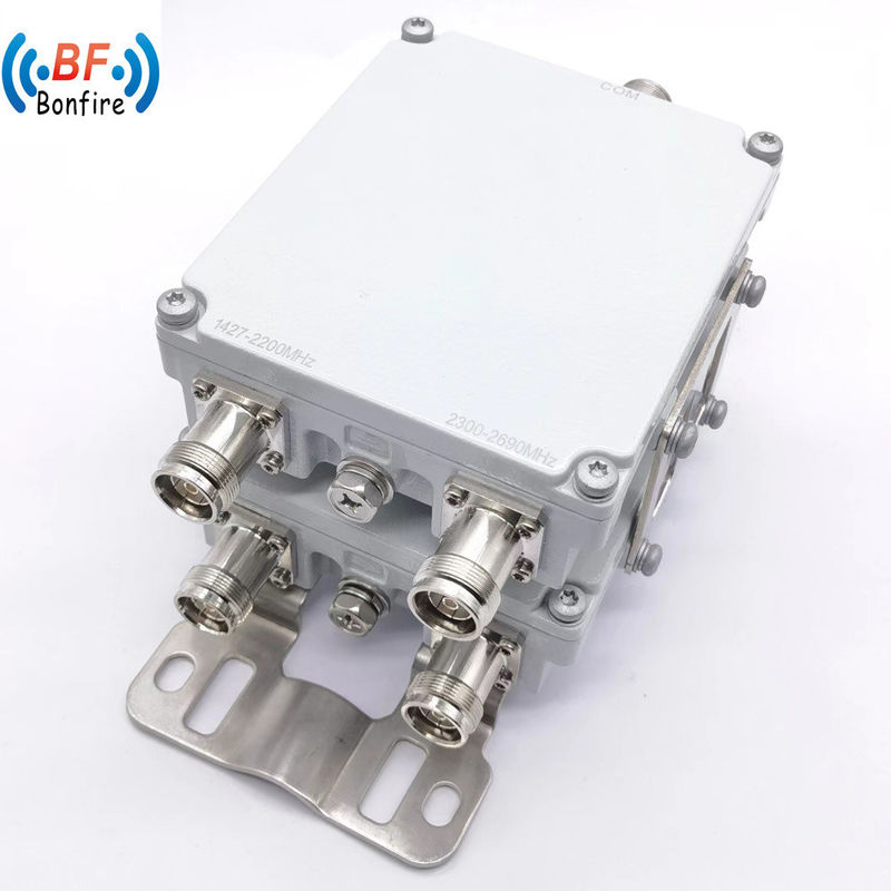 Combinatore a bassa frequenza a doppia banda 698-960MHz 1710-2700MHz 4.3-10-F DIN-F per la rete 4G LTE