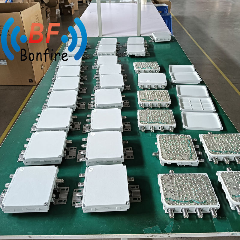 1710-2700MHz RF Low Pim Quadplexer Indoor Multiplexer Quad-Band Combiner 4,3-10 femmina