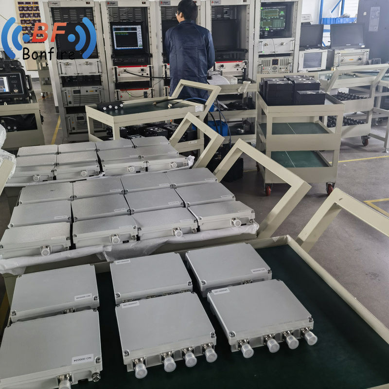 Combinatore quadri-banda a bassa perdita di inserimento 1710-2700MHz con alta directività e bassa velocità