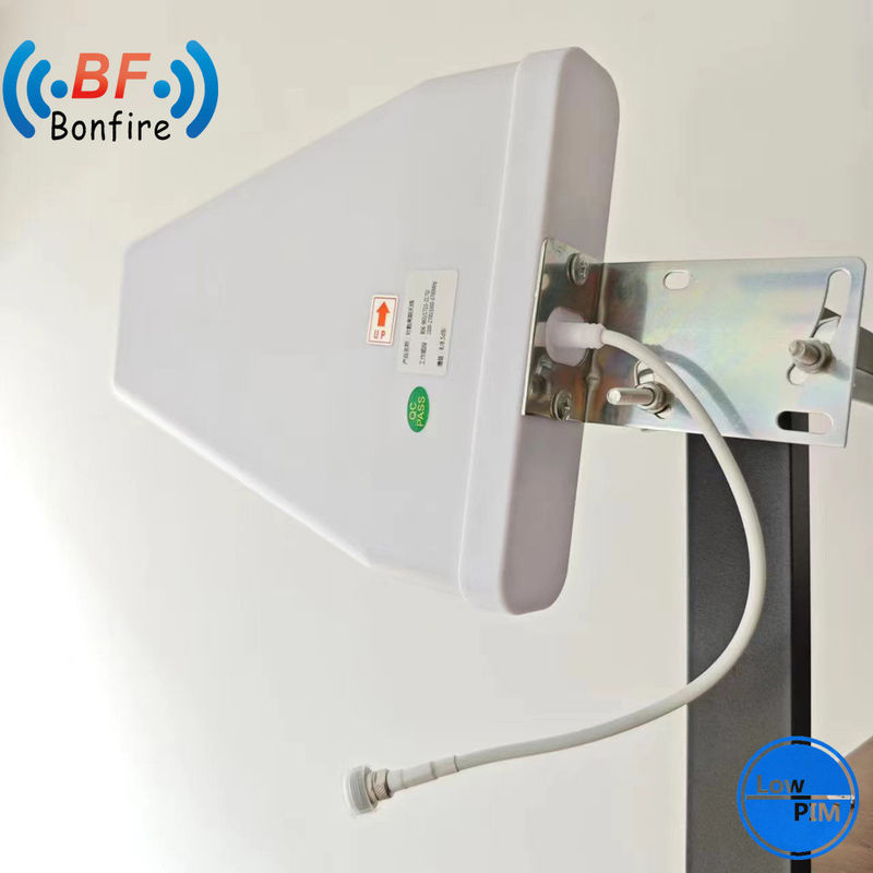 698-4000MHz Antenna a filo di raggio stretto OEM/ODM Produzione per esterni presso Extent Stadium