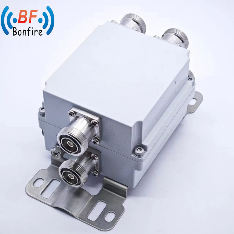 IP65 1710-2170MHz 2300-2690MHz RF Diplexer con connettore femminile 7/16DIN