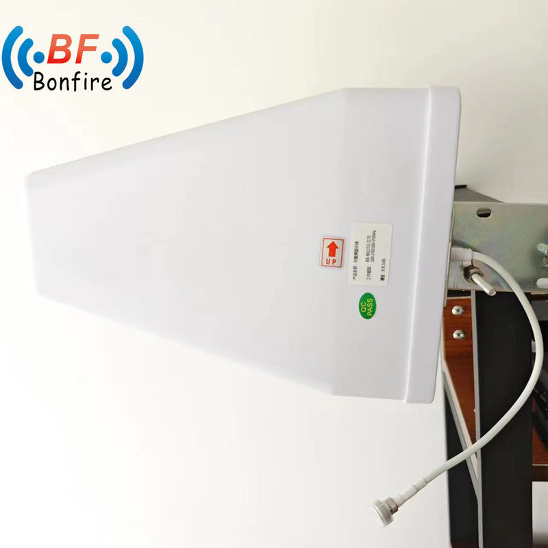 Antenna omnidirezionale montata al soffitto per interni 698-4000MHz Antenna RF Omni Antenna