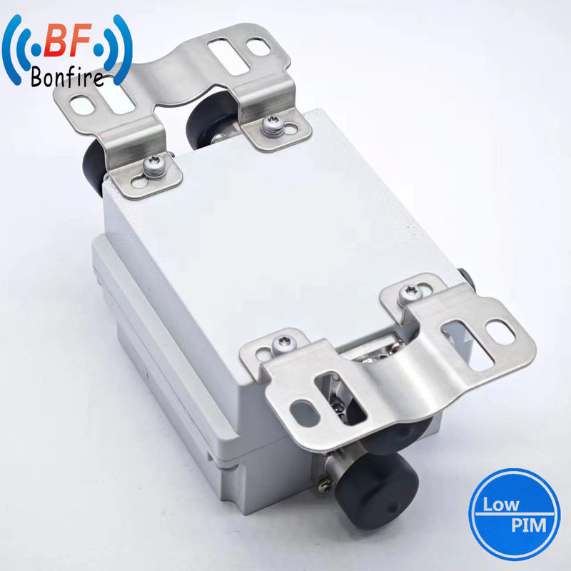 Combinatore a doppia banda RF Low Pim Duplexer grigio/rosso/nero personalizzato