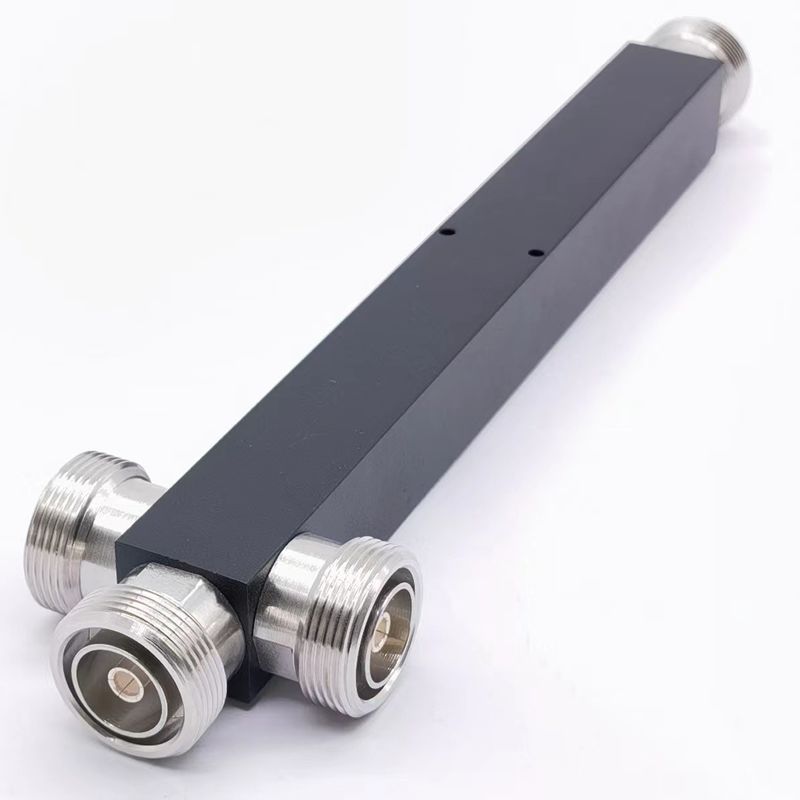Splitter ad alta potenza reattivo a basso pim a banda ultra larga 2/3/4 vie nero 698-4200 MHz DIN F