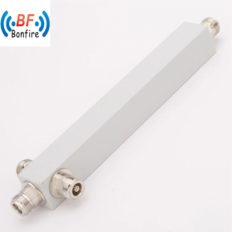 Pacco Peso lordo 0,410 kg 698-4000MHz 3way Pulse Power Splitter per Das Ibs N-F