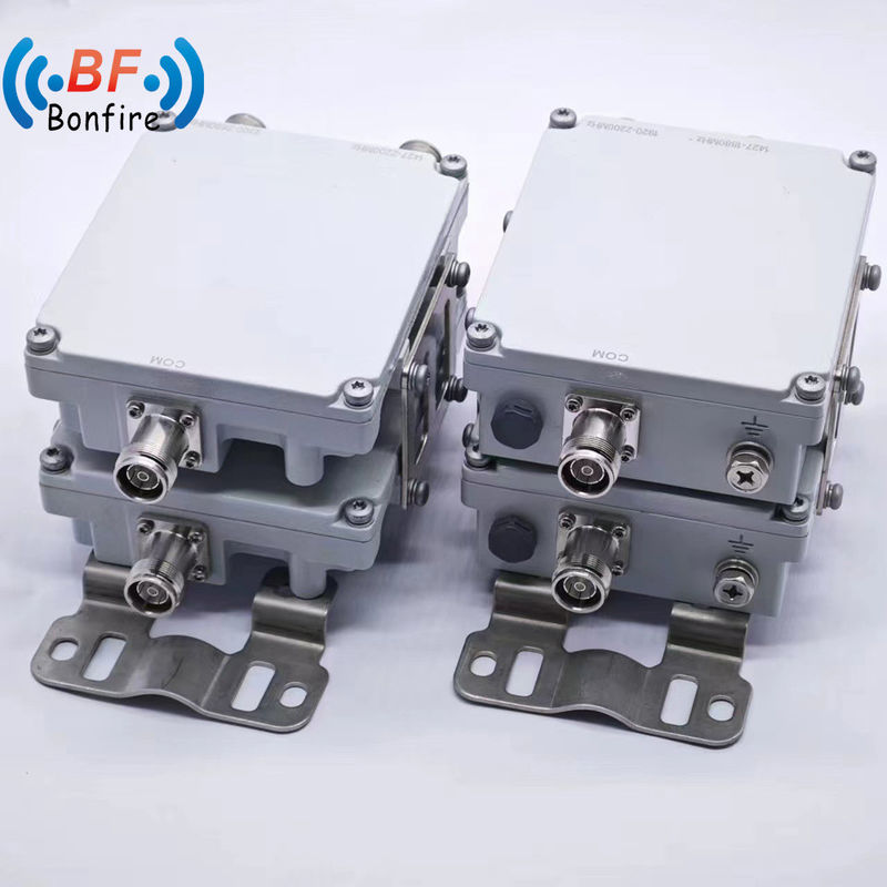 4.3-10 Diplexer femminile a quattro bande 1710-1880 1920-2170 2300-2400 2500-2700MHz