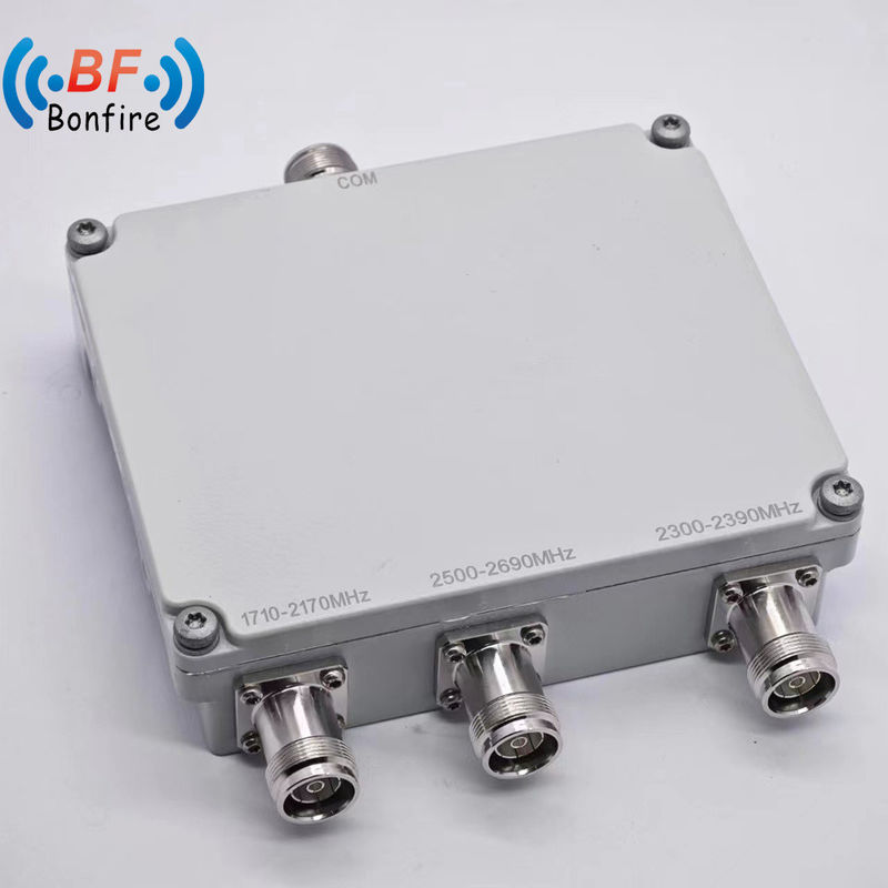 Combinatore quadri-banda a basso Pim da 40W per 1710-1880 1920-2170 2300-2400 2500-2700MHz