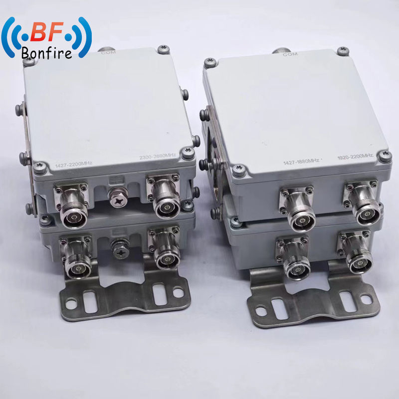 Diplexer RF Triplexer Combiner 200W Low Pim 4,3-10 Femminile Pacchetto Peso lordo 1.500kg