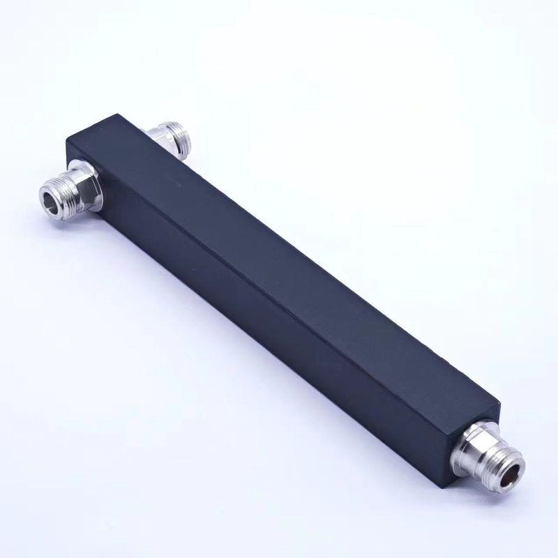 Dimensione del pacchetto 22.00cm * 7.00cm * 4.00cm Alta potenza N-F IP65 698-3800MHz 2 Way Splitter