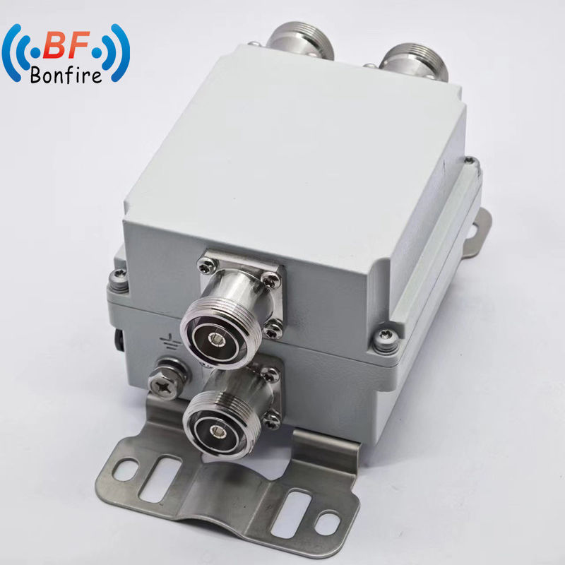 4.3-10f DIN-F Interface Triplexer Combiner per il mercato 5g 300W 1920-2170 2300-2400 2500-2700mhz Pim basso