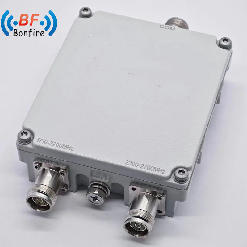 Low Pim Quadplexer Combiner Triplexer RF Diplexer IP65 200W Quad Band per interni / esterni