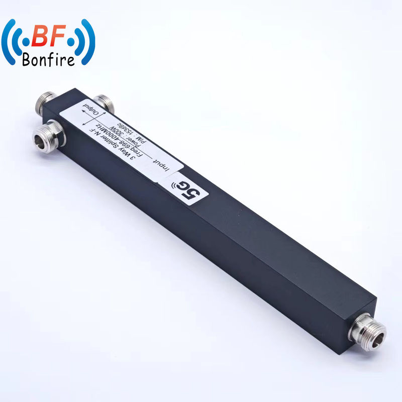 3 Way Cavity Power Splitter Divider per il sistema di cucitura in costruzione sotto il disegno della tabella dei dati