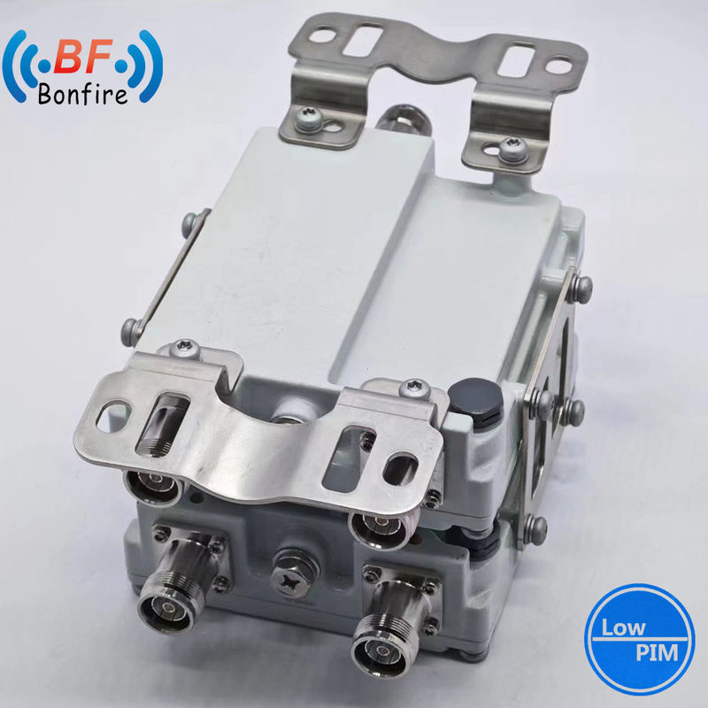 Combinatore di filtri RF Triplexer RF Diplexer 2300-2400 2500-2700MHz con connettore femminile 4 N