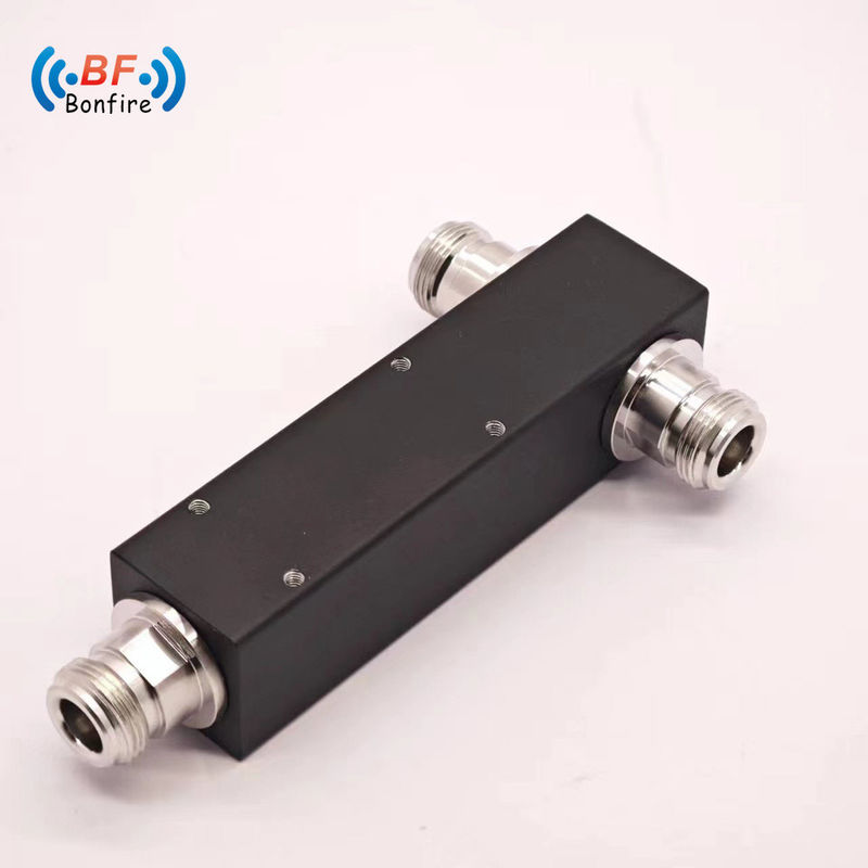 5000-6000MHz Larghezza di banda 2 Way Power Splitter N Divider di frequenza RF femminile Dimensioni compatte