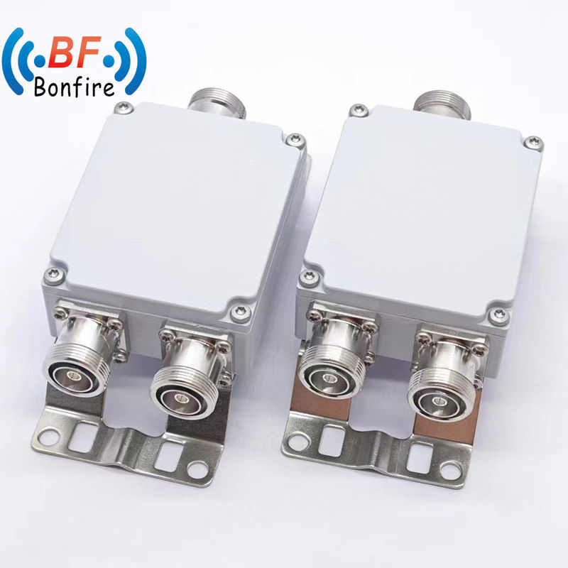 4.3-10f Combinatore DIN-F N-F RF per interni/esterni IP65 1920-2170 2300-2400 2500-2700MHz