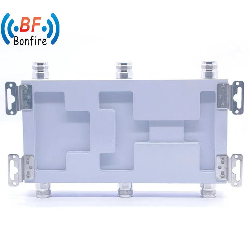 Pacco Peso lordo 1.410kg 698-2700MHz 3X3 Matrice N Femminile Combinatori ibridi bassi Vswr