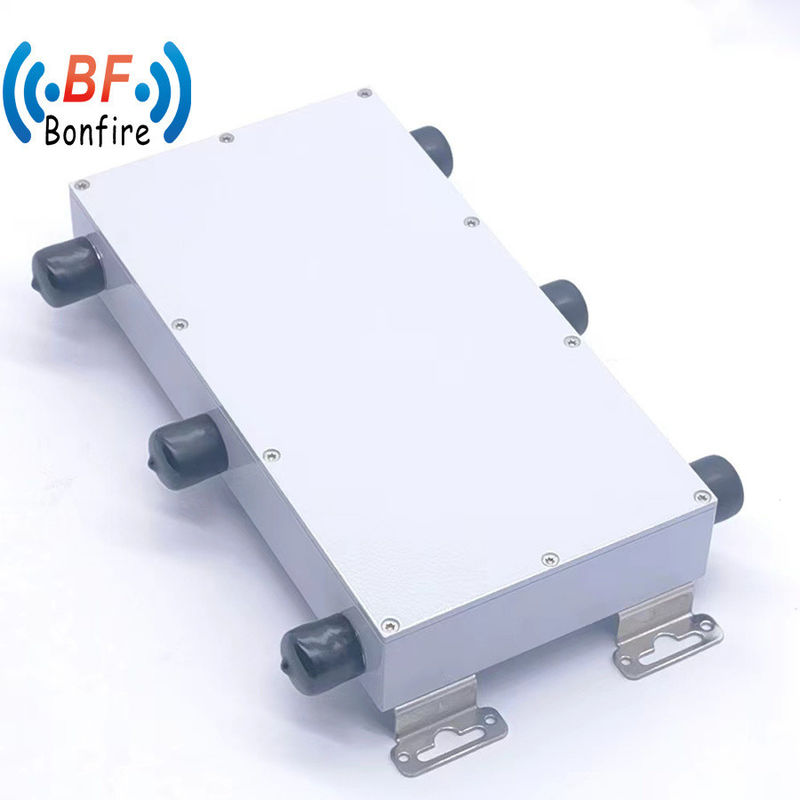 22.00cm * 10.00cm * 2.00cm 698-4000MHz Accoppiatore ibrido 3 X3 4.3-10 connettore femminile