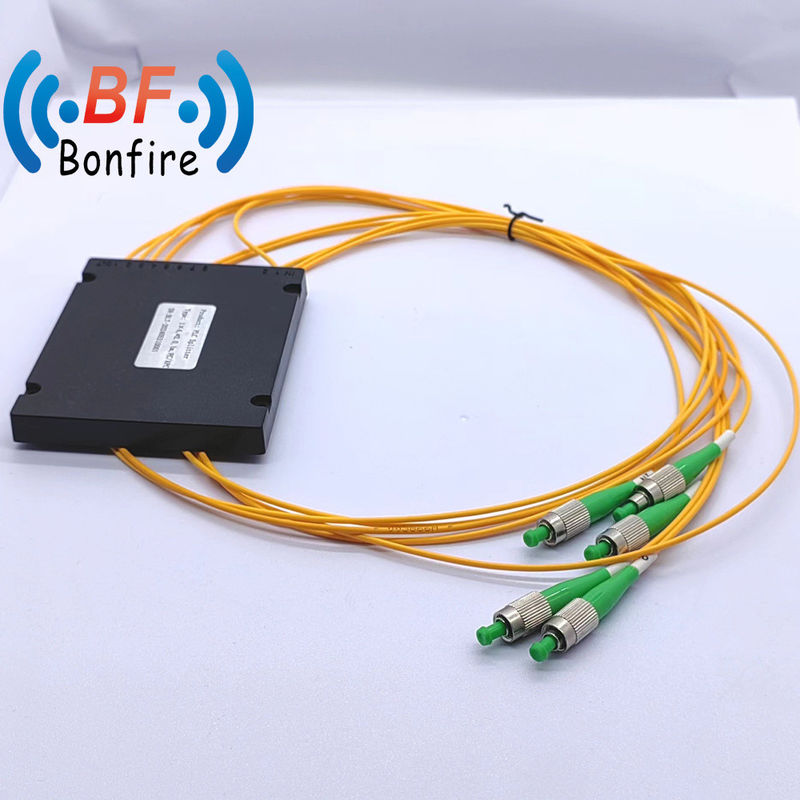 1*4 PLC splitter a modalità singola 0.500kg con confezione Dimensione 25.00cm * 20.00cm * 10.00cm