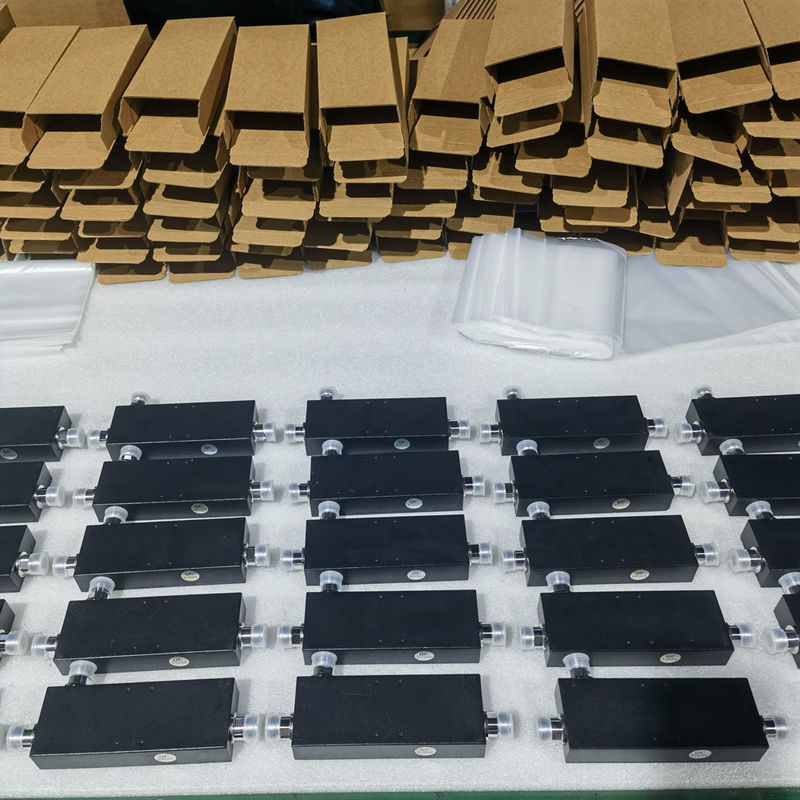 OHQ-0560-XX1101 N-F Interfaccia 555-6000MHz Accoppiatore attivo per soluzioni in edificio